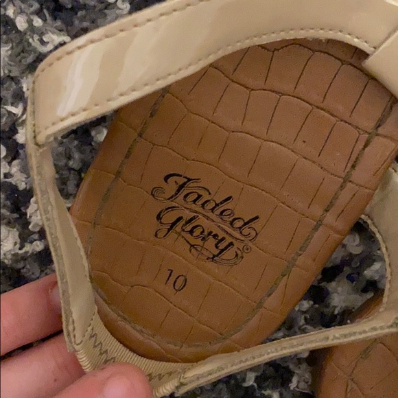 Sandals - Picture 2 of 4